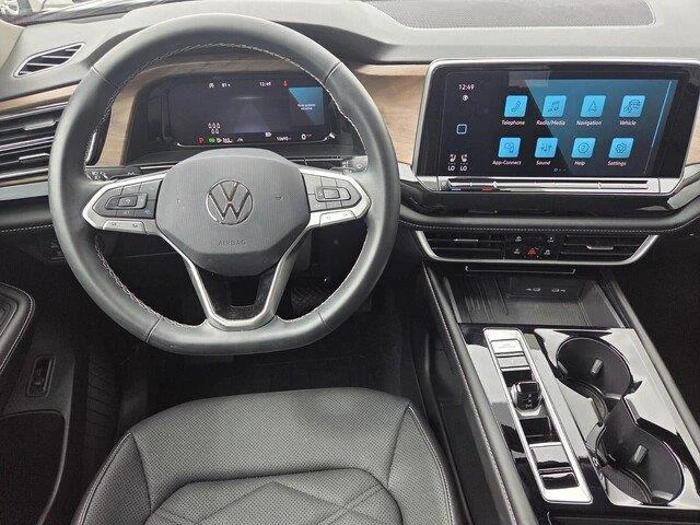 Used 2026 Silver Mist Metallic Volkswagen 2.0T SE w/Technology image 19