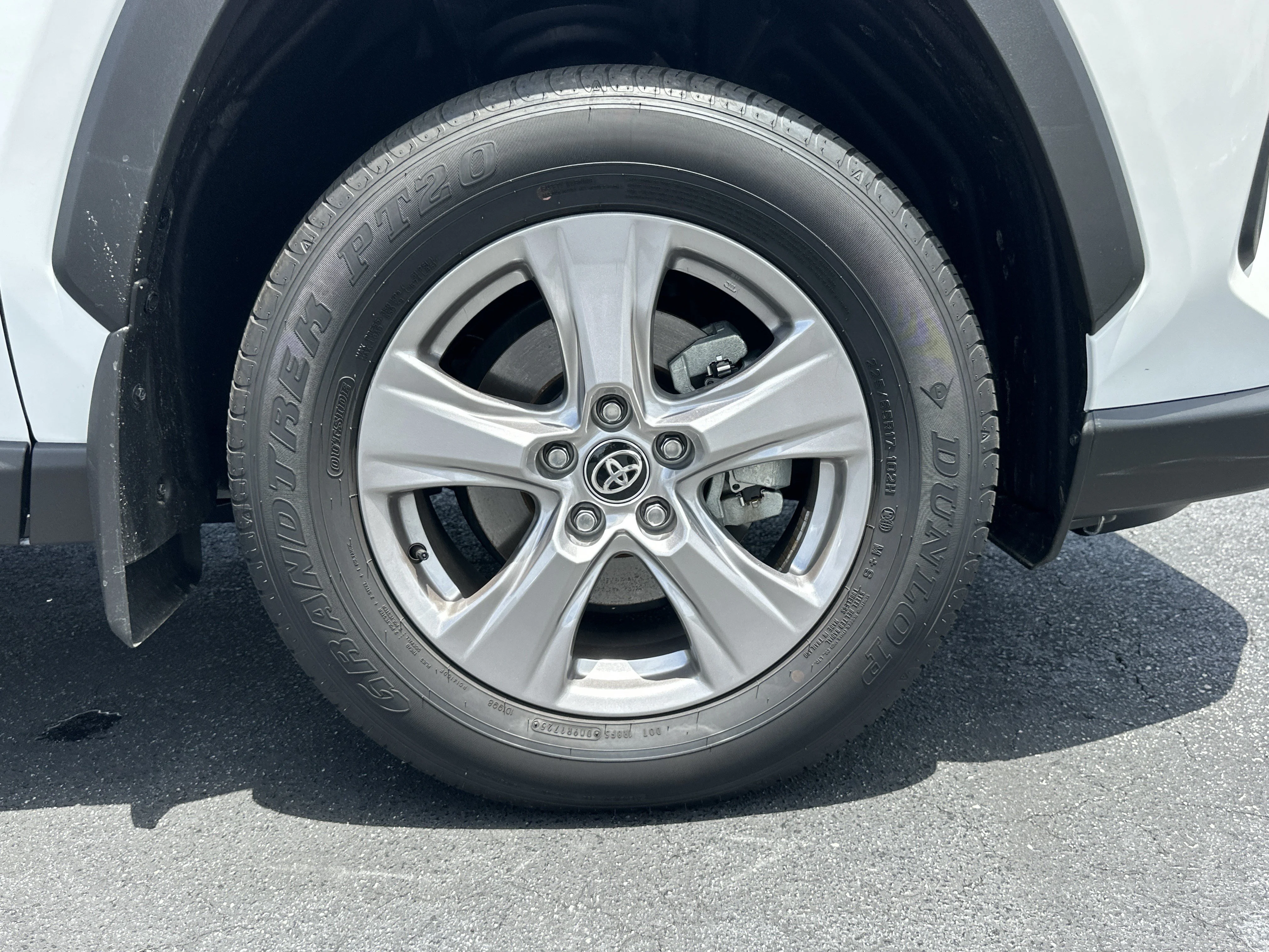 Used 2025 Ice Cap Toyota XLE image 12