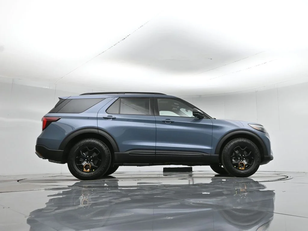 New 2026 Vapor Blue Metallic Ford Tremor image 7