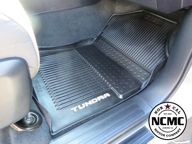 Used 2018 Silver Toyota SR5 image 56