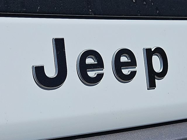 New 2026 Bright White Clearcoat Jeep Summit Obsidian image 10