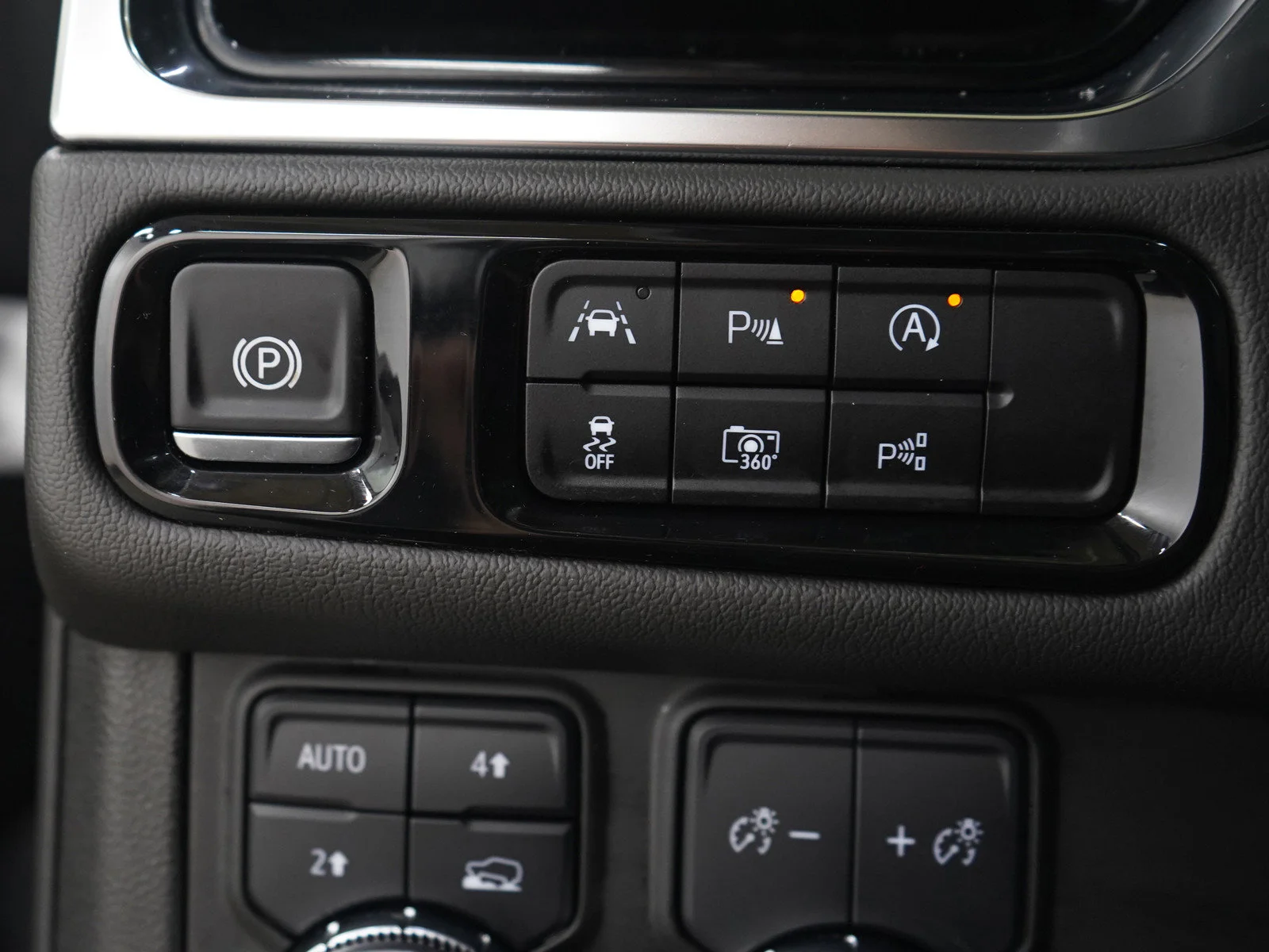 Used 2025 Summit White GMC Denali image 30