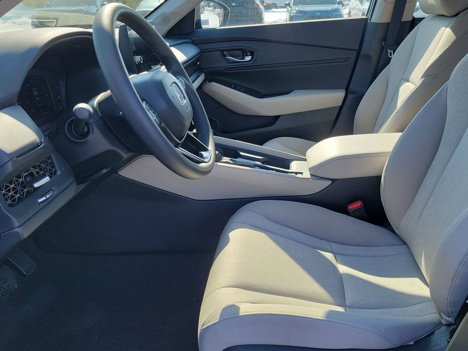 New 2026 Platinum White Pearl Honda SE image 4