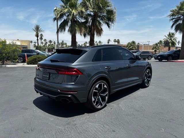 Used 2022  Audi 4.0T image 5