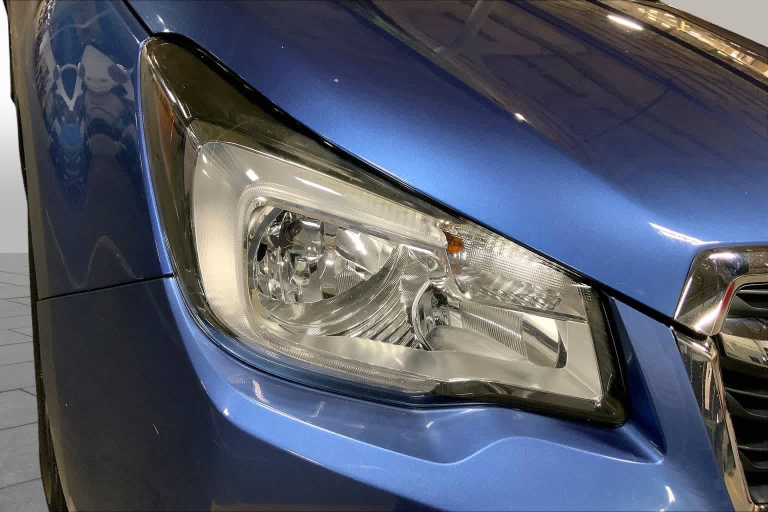 Used 2017 Quartz Blue Pearl Subaru  image 28