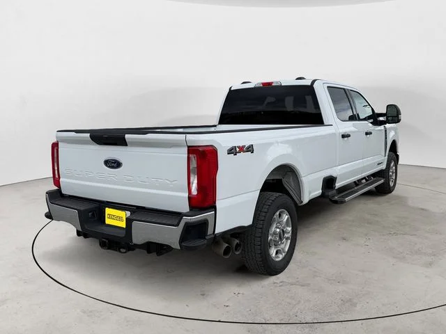 Certified Used 2025 Oxford White Ford XLT image 5