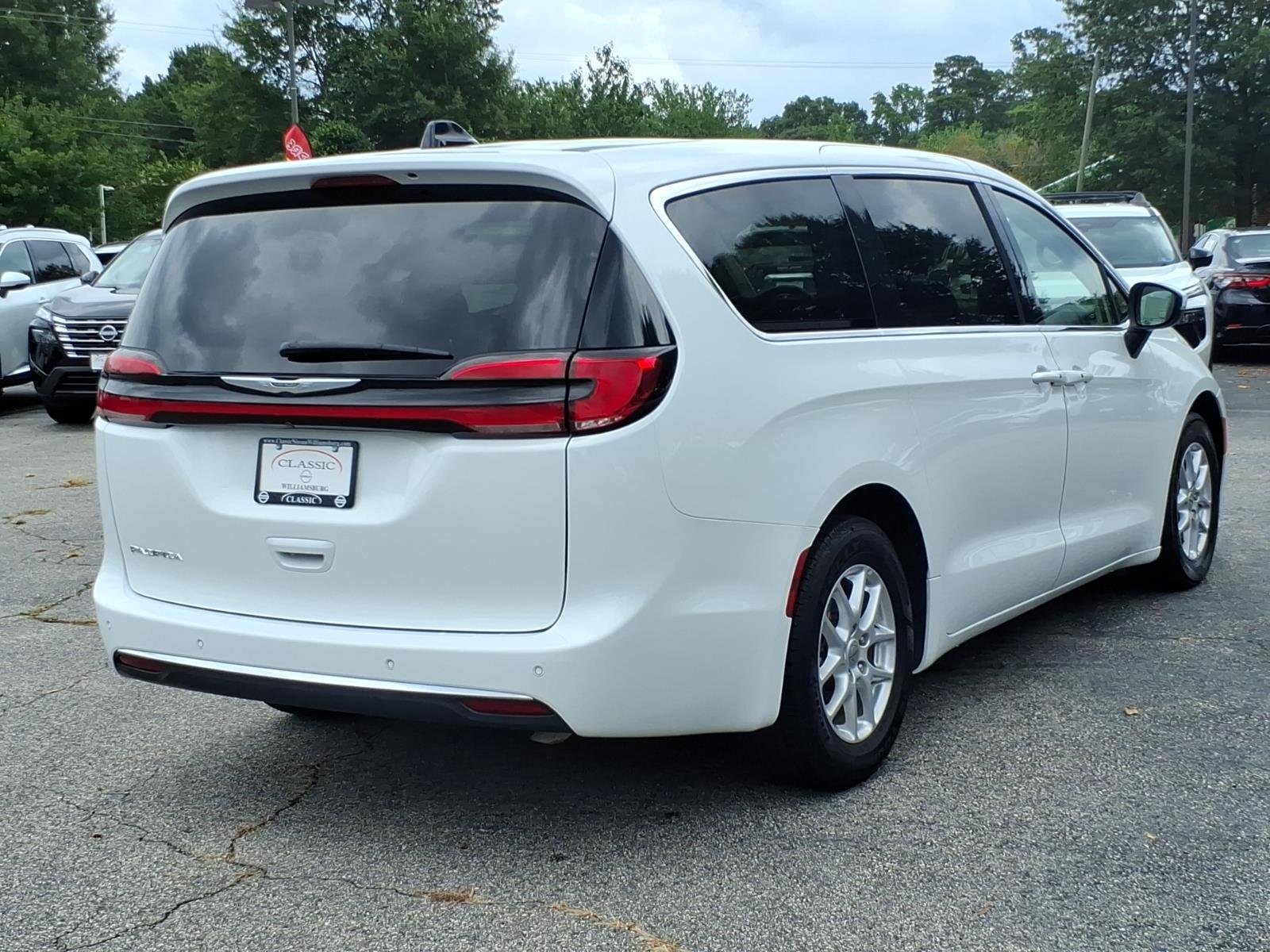 Used 2023 Bright White Clearcoat Chrysler Touring L image 7