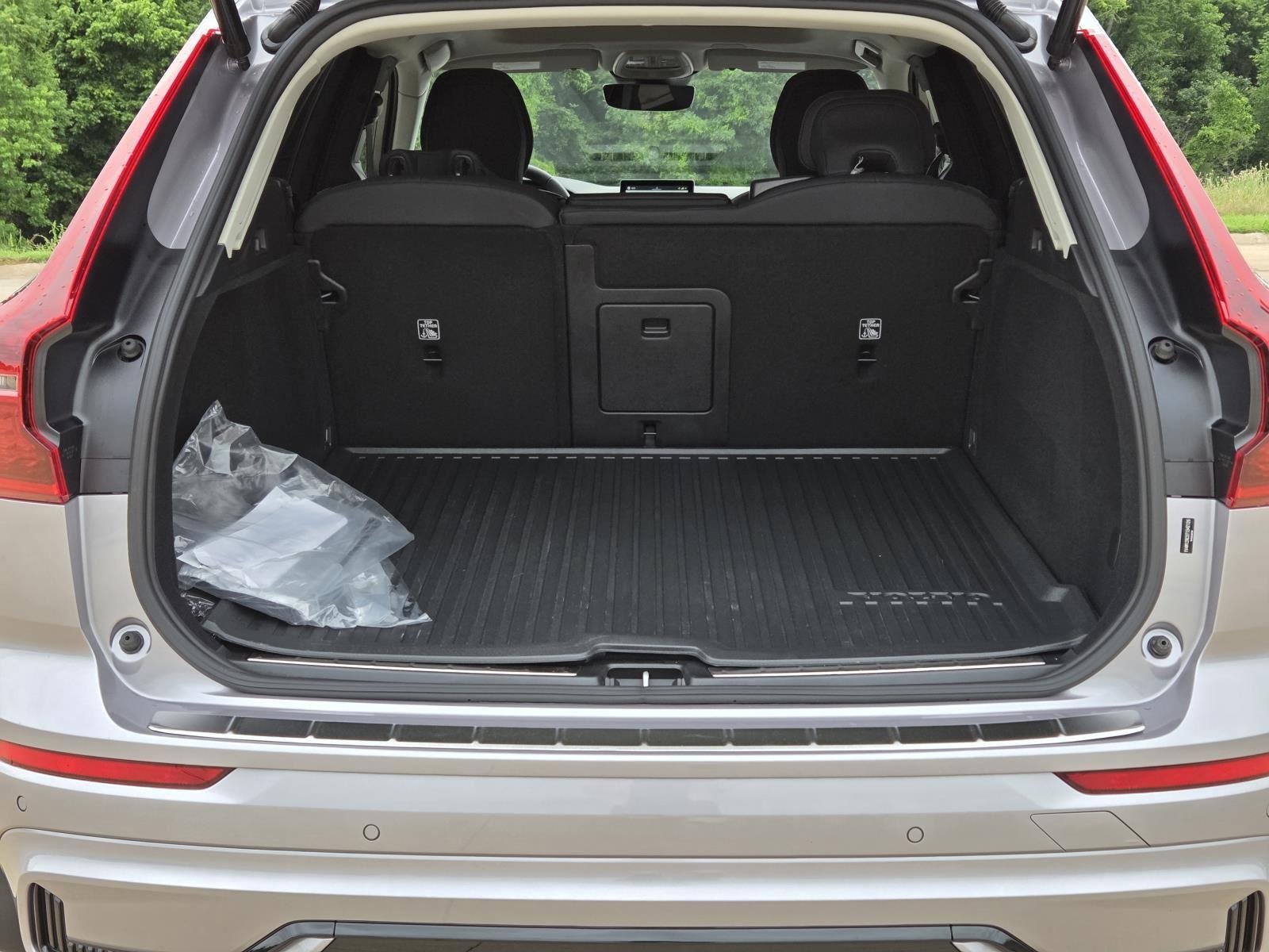 Used 2026 Aurora Silver Volvo Plus image 13