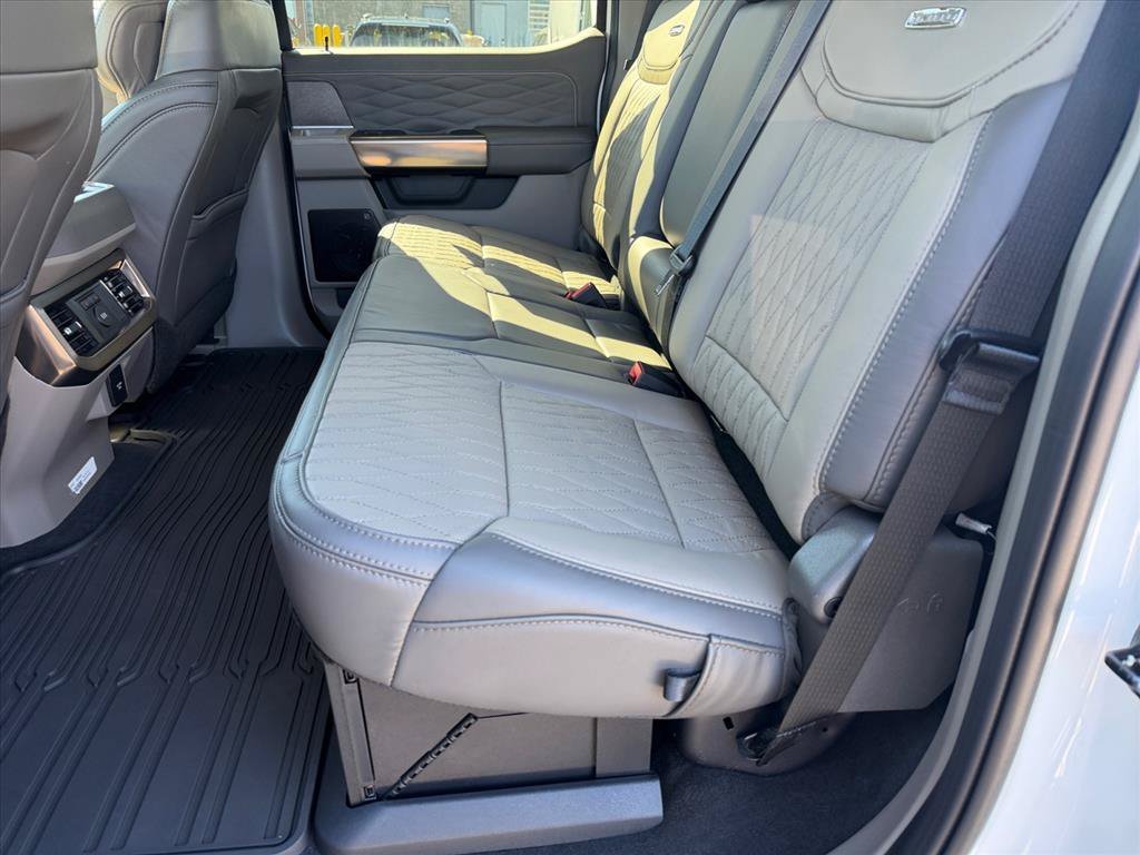New 2027 Star White Metallic Tri-Coat Ford F-250® Platinum® image 12