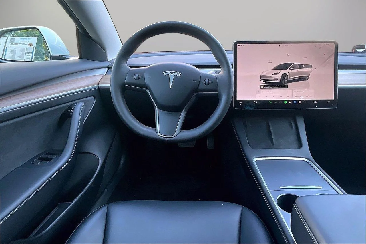 Used 2023  Tesla Base image 12