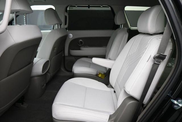 New 2026 Black Hyundai SEL 7P image 14