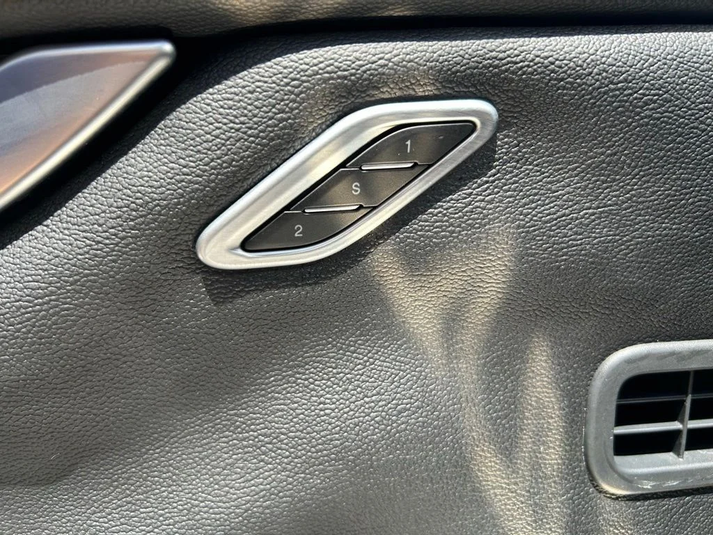 Used 2014 Gray Maserati Base image 41