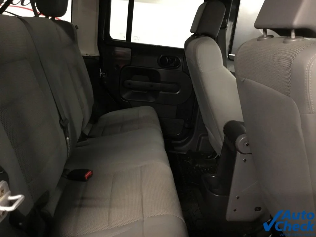 Used 2007 Blue Jeep Unlimited Sahara image 28