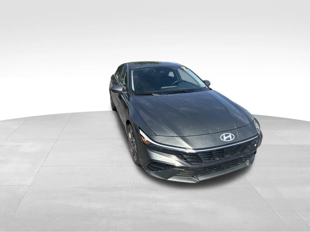 Used 2025 Gray Hyundai SEL Convenience image 12