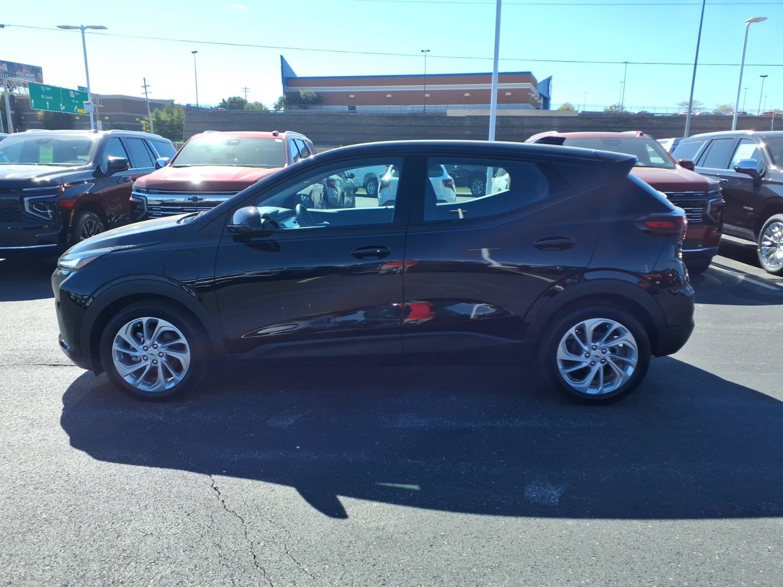 New 2027 Mosaic Black Metallic Chevrolet LT image 3