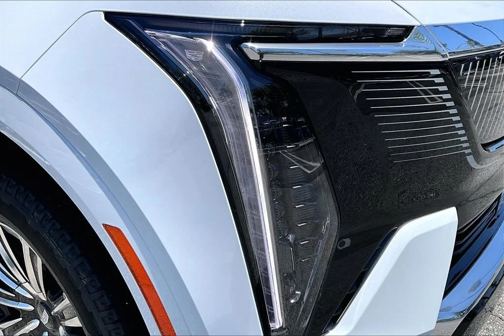 New 2026 Vibrant White Tricoat Cadillac Luxury image 14