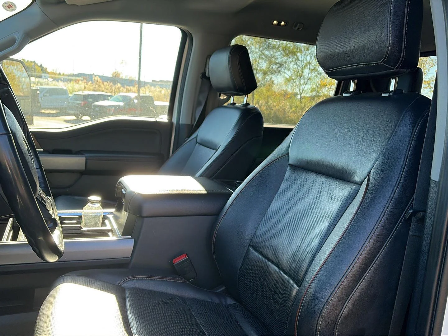 Used 2023 Star White Metallic Tri-Coat Ford Lariat image 5