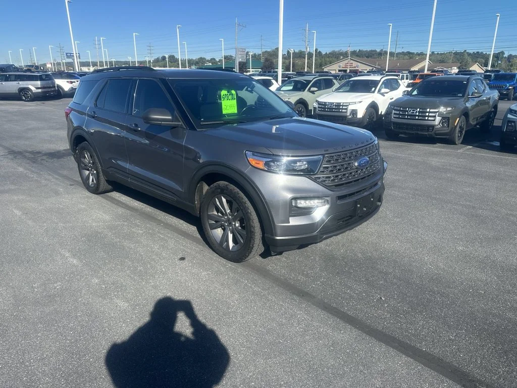 Used 2021 Gray Ford XLT image 2