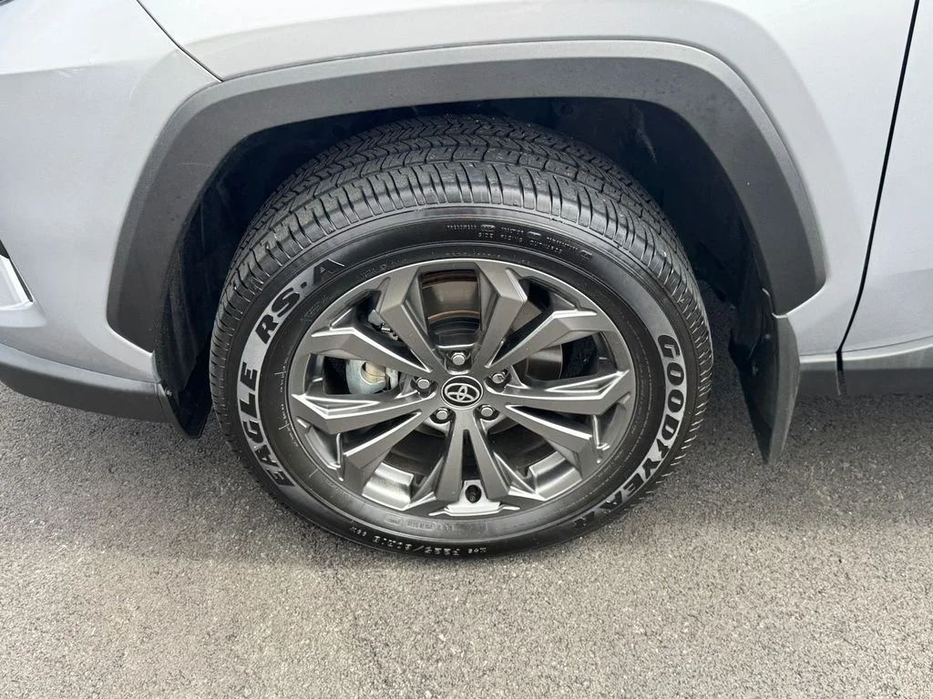 Used 2024 Silver Toyota XLE Premium image 13