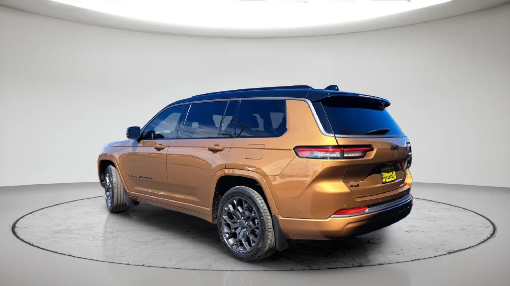 New 2026 Copper Shino Metallic Clear-Coat Exterior Paint Jeep Summit image 7
