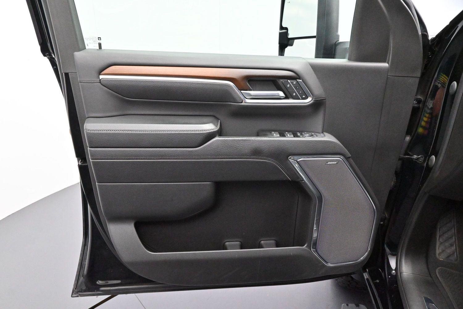 Used 2024 Onyx Black GMC Denali image 10