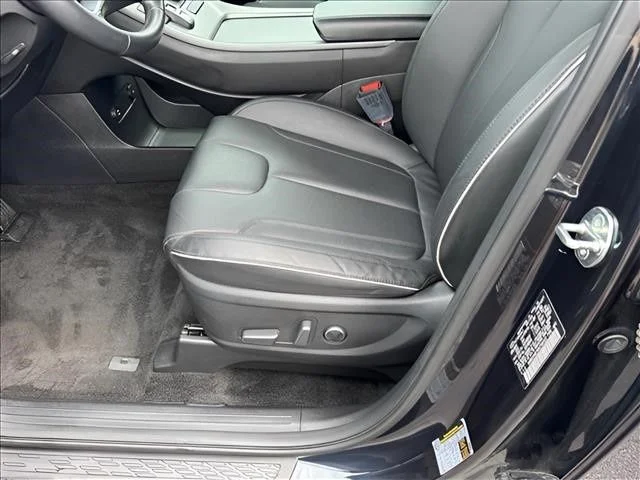 Used 2024 White Hyundai SEL image 7