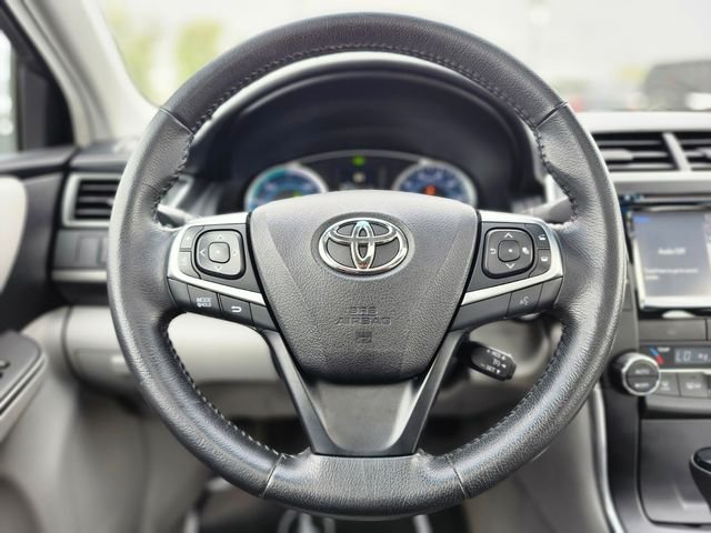 Used 2015 Gray Toyota XLE image 29