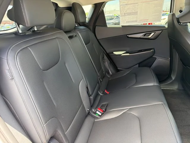 New 2026 Glacial White Pearl Kia WIND image 23