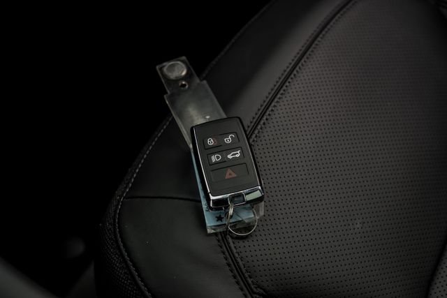 2025 Land Rover Defender V8 - Photo 70