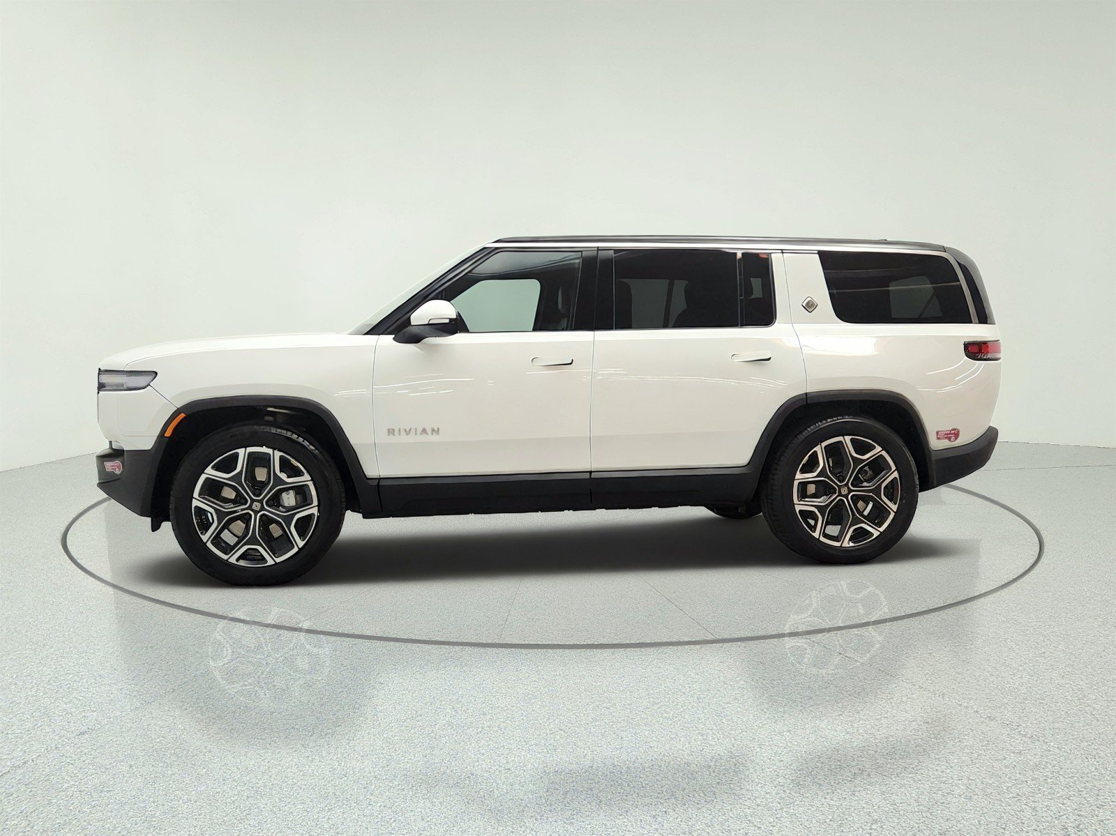 Used 2025 Glacier White Rivian Adventure image 8