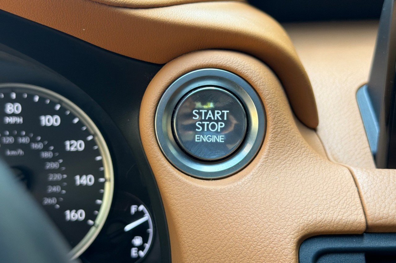 Used 2024  Lexus IS 300 image 20