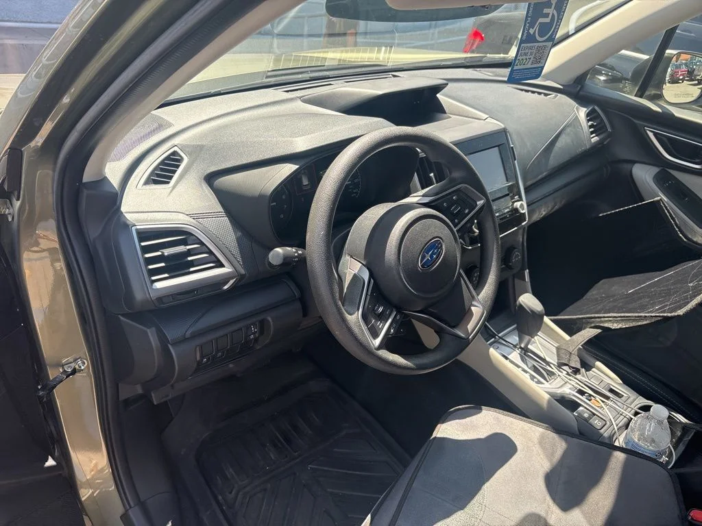Used 2020 Green Subaru Base image 6
