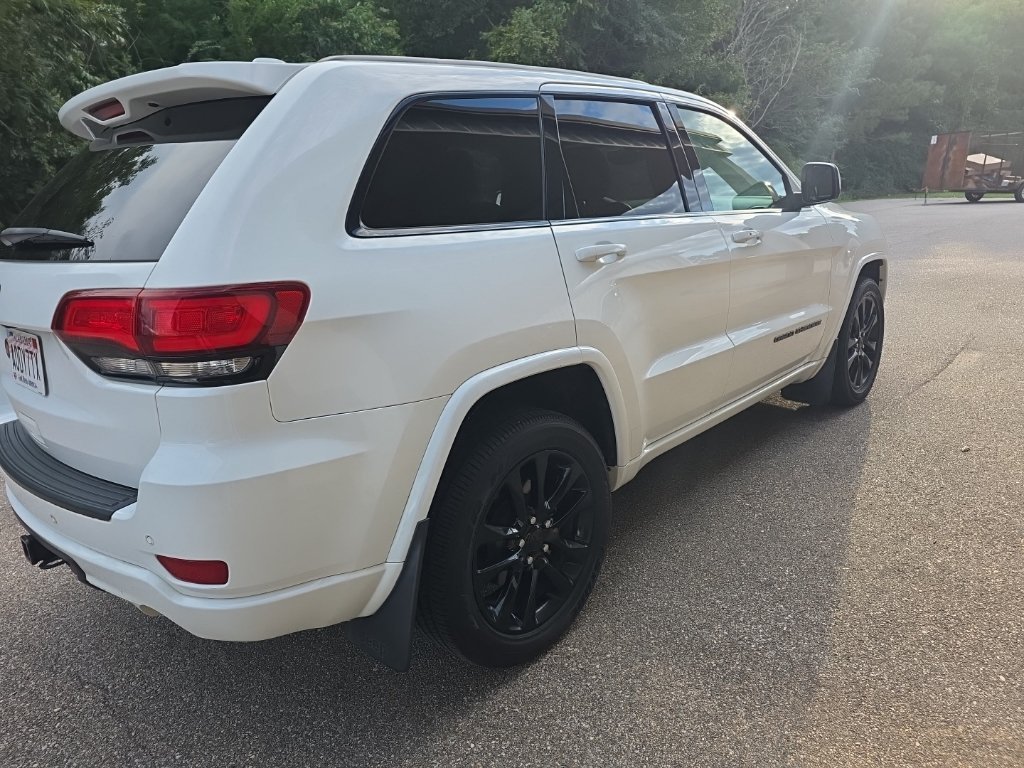 Used 2020 White Jeep Altitude image 5