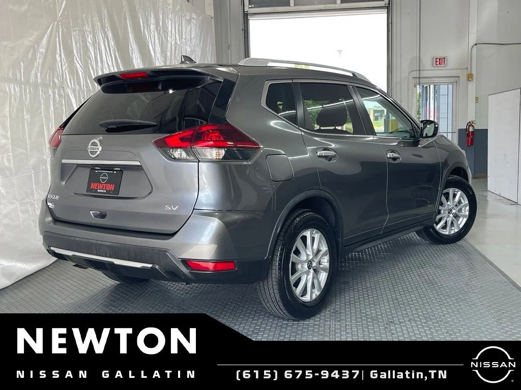 Used 2018 Gun Metallic Nissan SV image 21