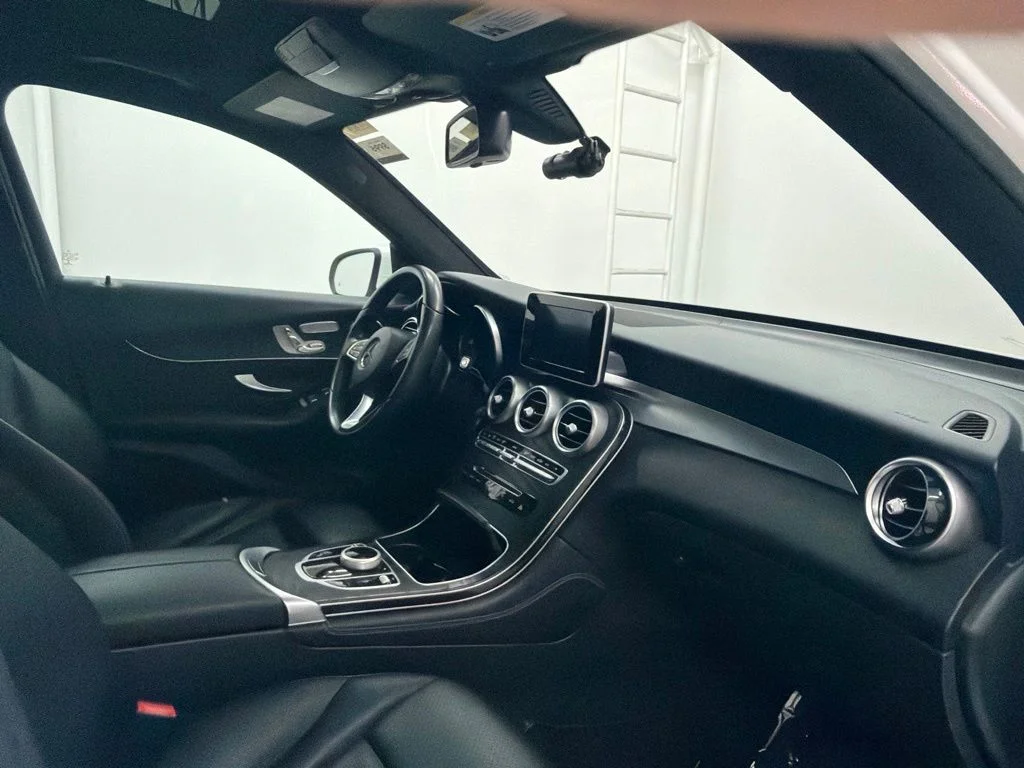 Used 2018 White Mercedes-Benz GLC 300 image 34