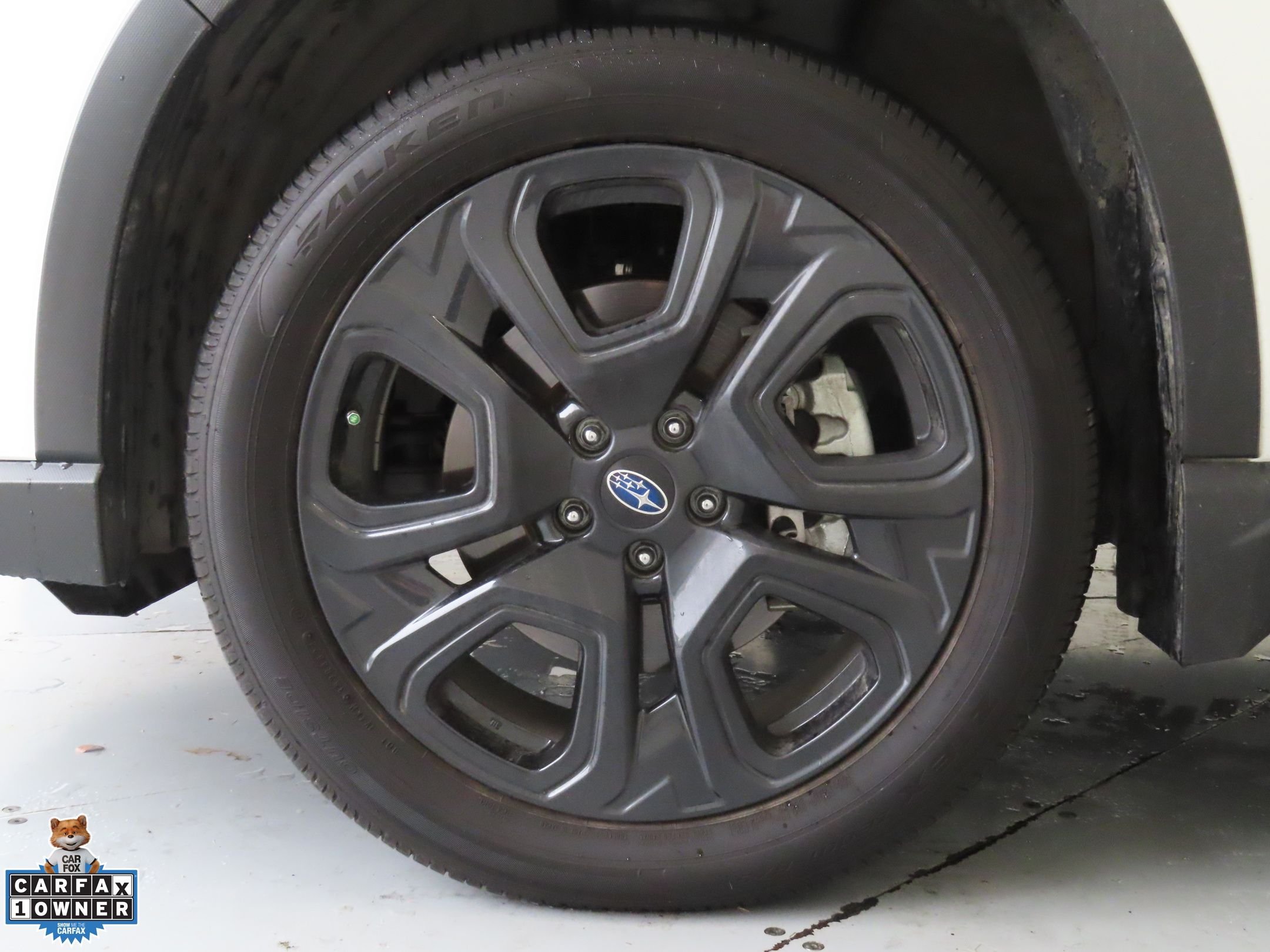 Used 2025 White Subaru Onyx Edition image 28