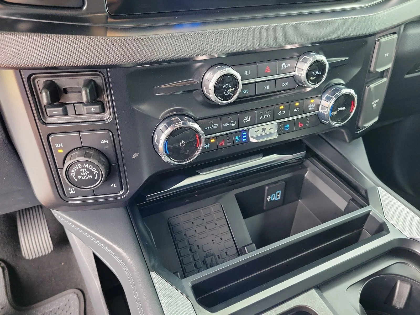 Certified Used 2026 Gray Ford Platinum image 26