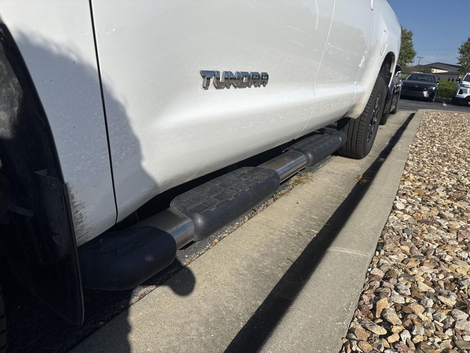 Used 2015 Super White Toyota SR5 image 20