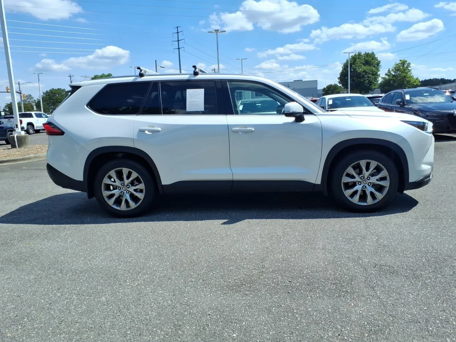 Used 2024 Wind Chill Pearl Toyota Limited image 11