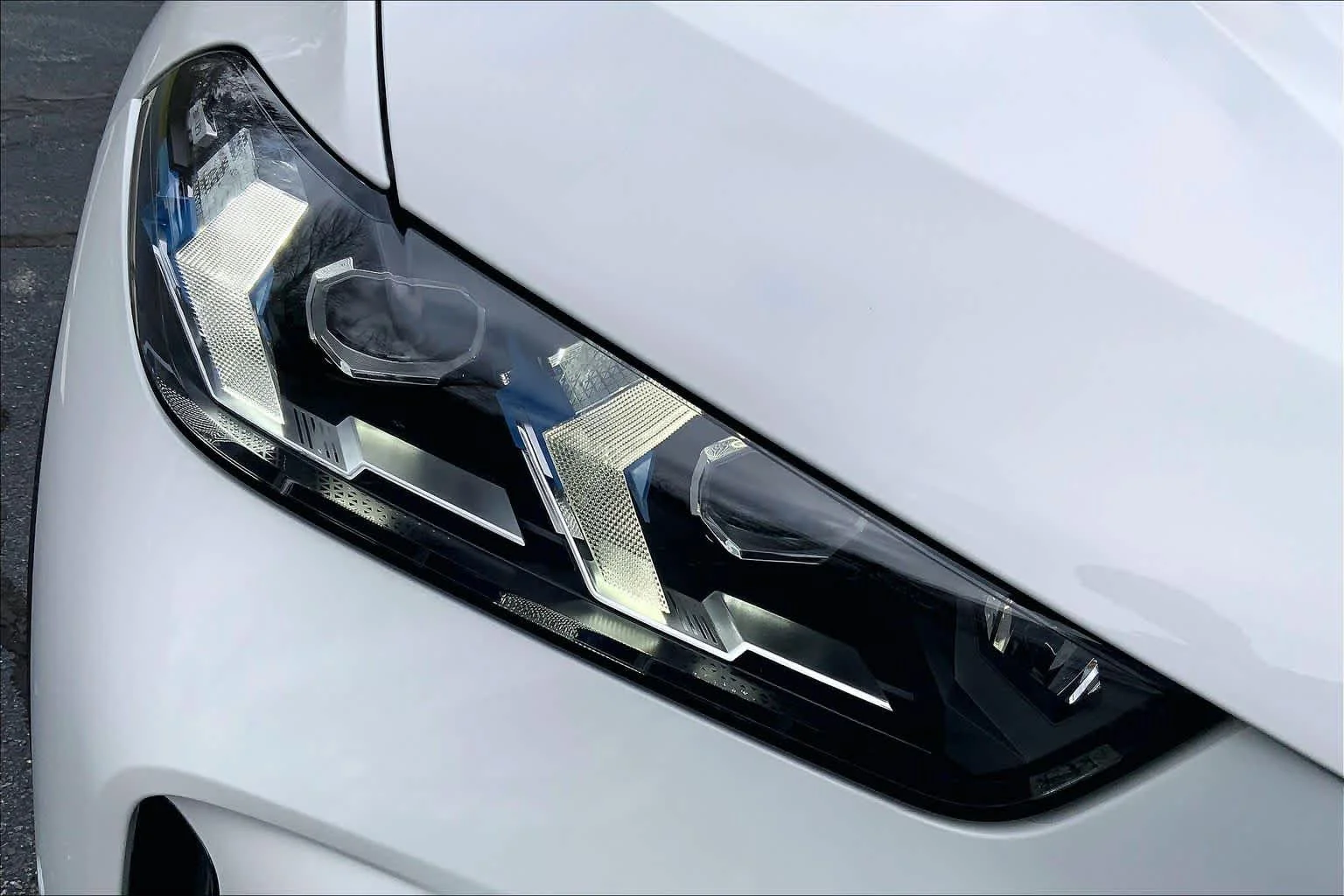 Used 2026 Alpine White BMW xDrive40i image 13