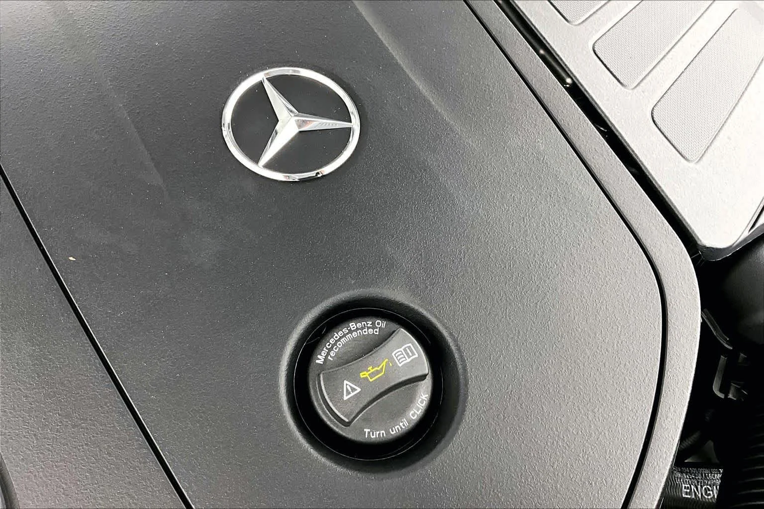 New 2026 Polar White Mercedes-Benz GLC 300 image 17