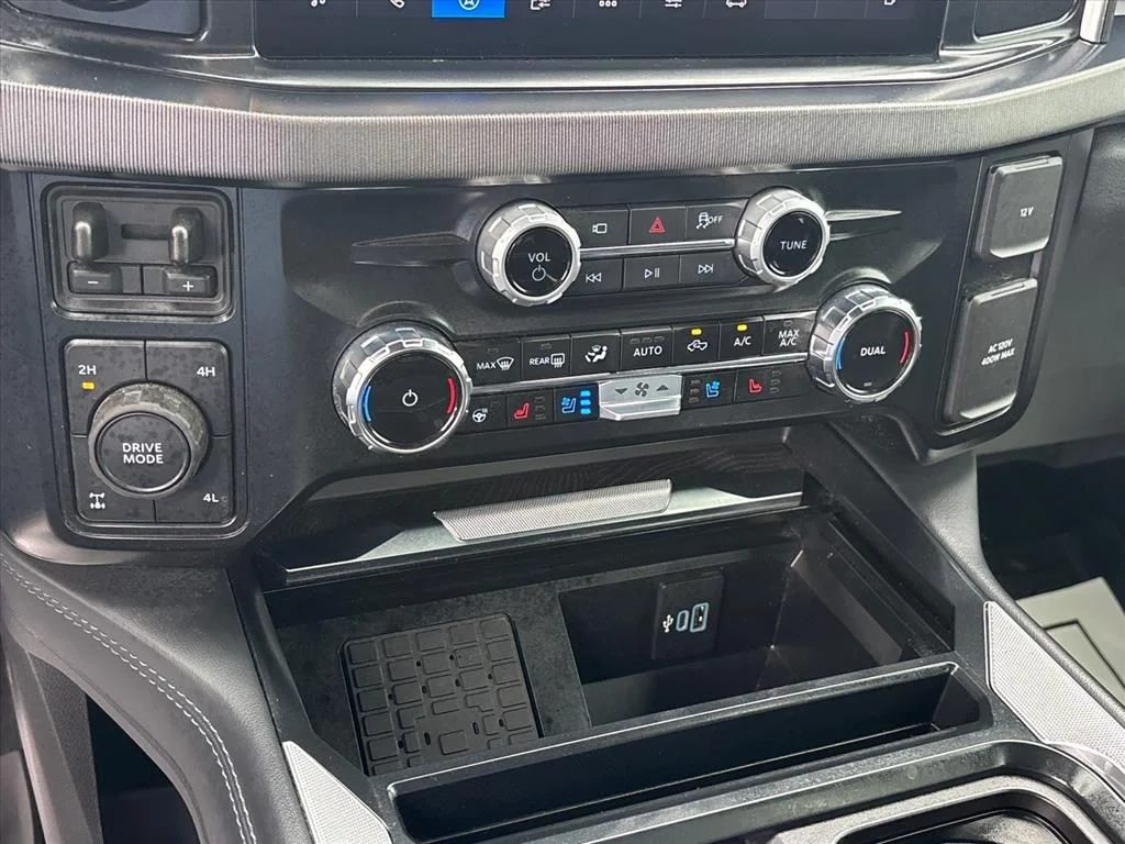 Used 2025 Black Ford Platinum image 37