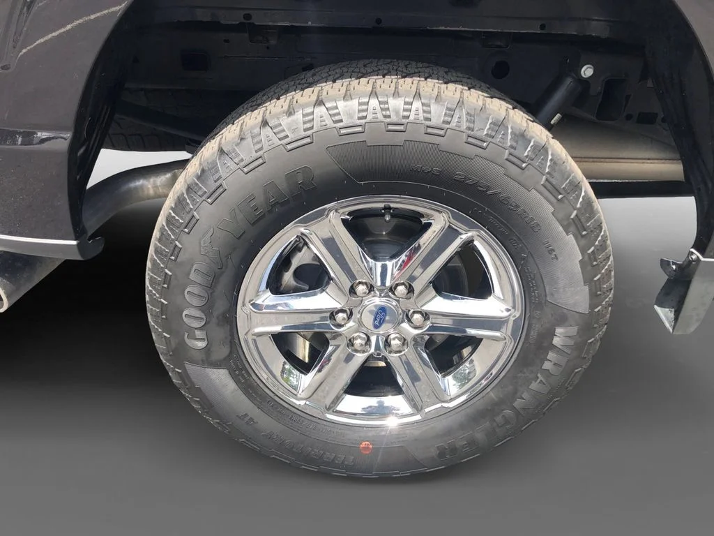 Used 2025 Black Ford XLT image 10