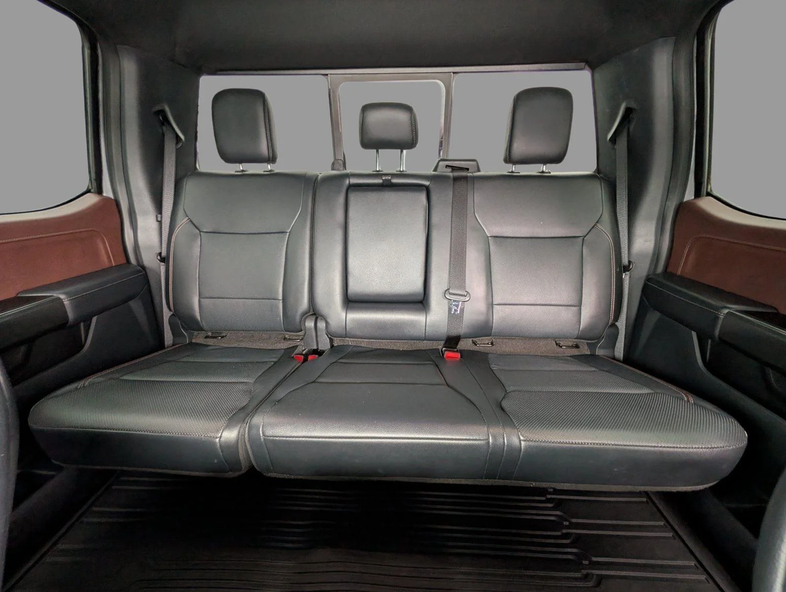 Used 2023 Carbonized Gray Ford LARIAT image 13