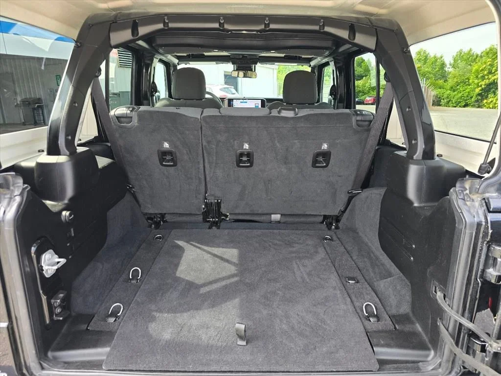 Used 2025 Black Jeep Rubicon image 26