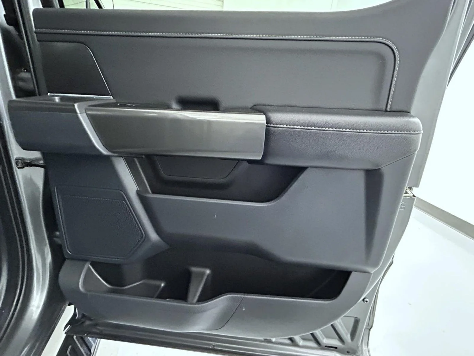 Used 2023 Gray Ford XLT image 17