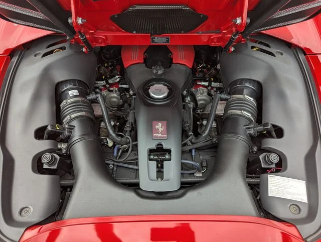 Used 2018  Ferrari Base image 14