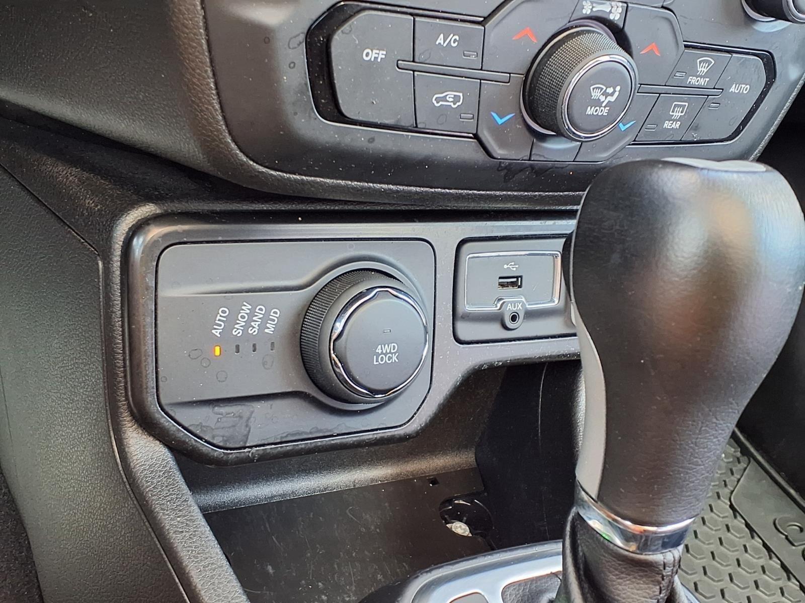 Used 2023 WHITE JEEP  image 6