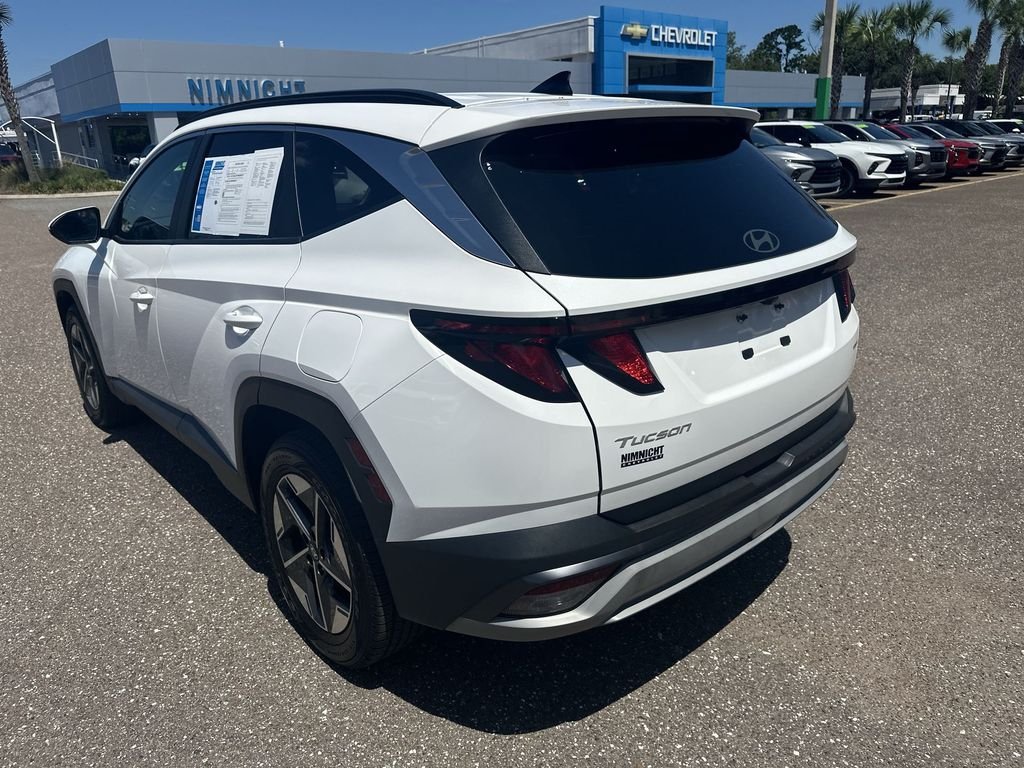 Used 2025 White Hyundai SEL image 14
