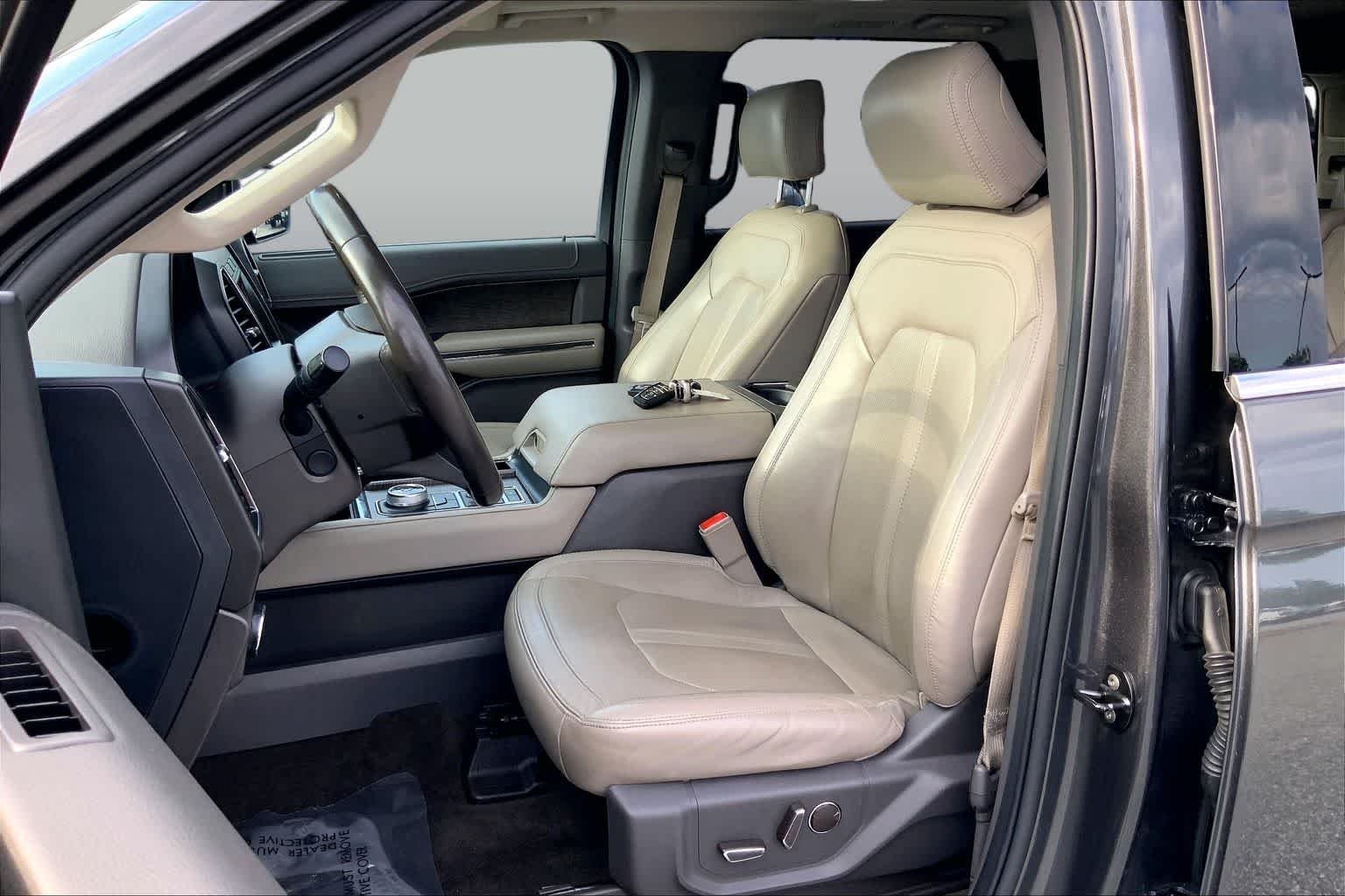 Used 2020 Magnetic Metallic Ford Limited image 8
